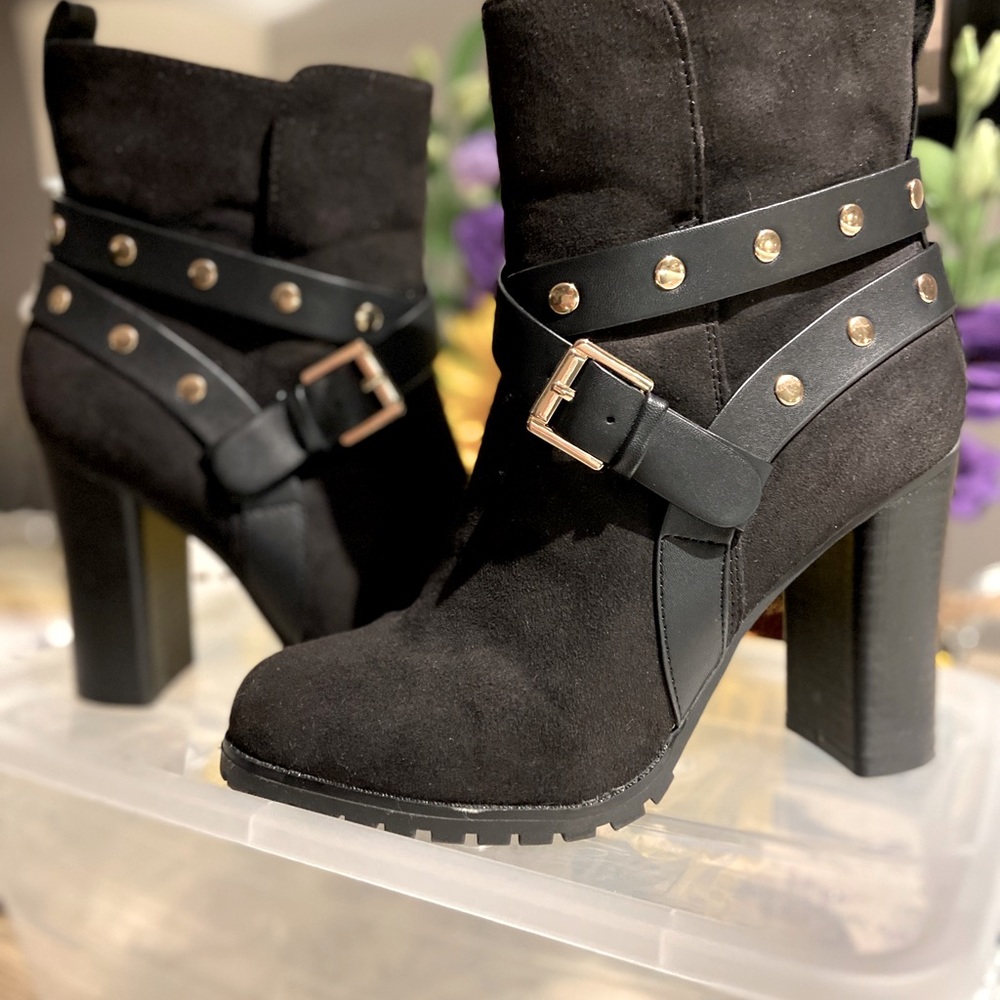 Apt. 9 comfort black boots.